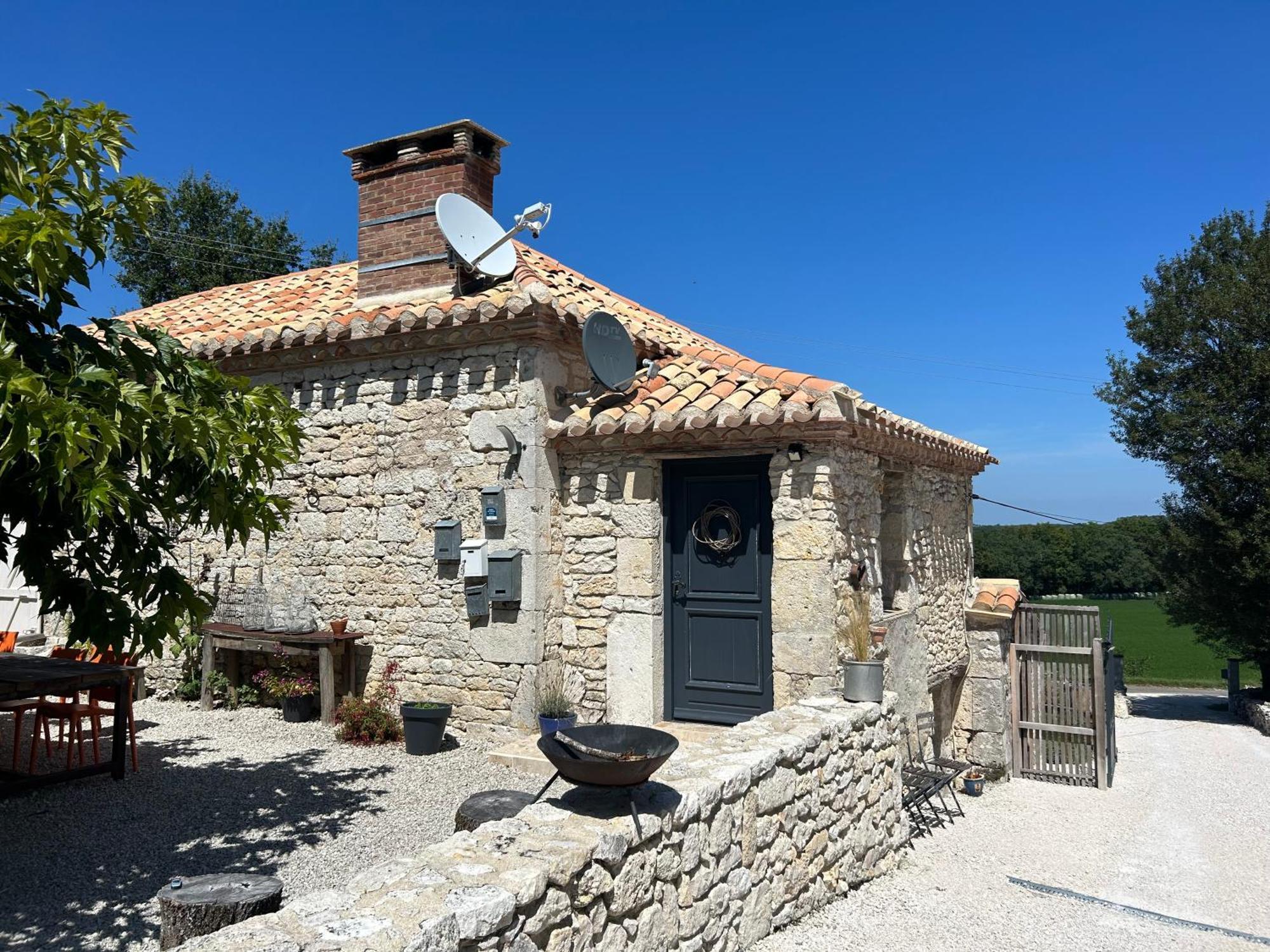 MontcuqLes Fontanelles Du Quercy Blanc别墅 外观 照片