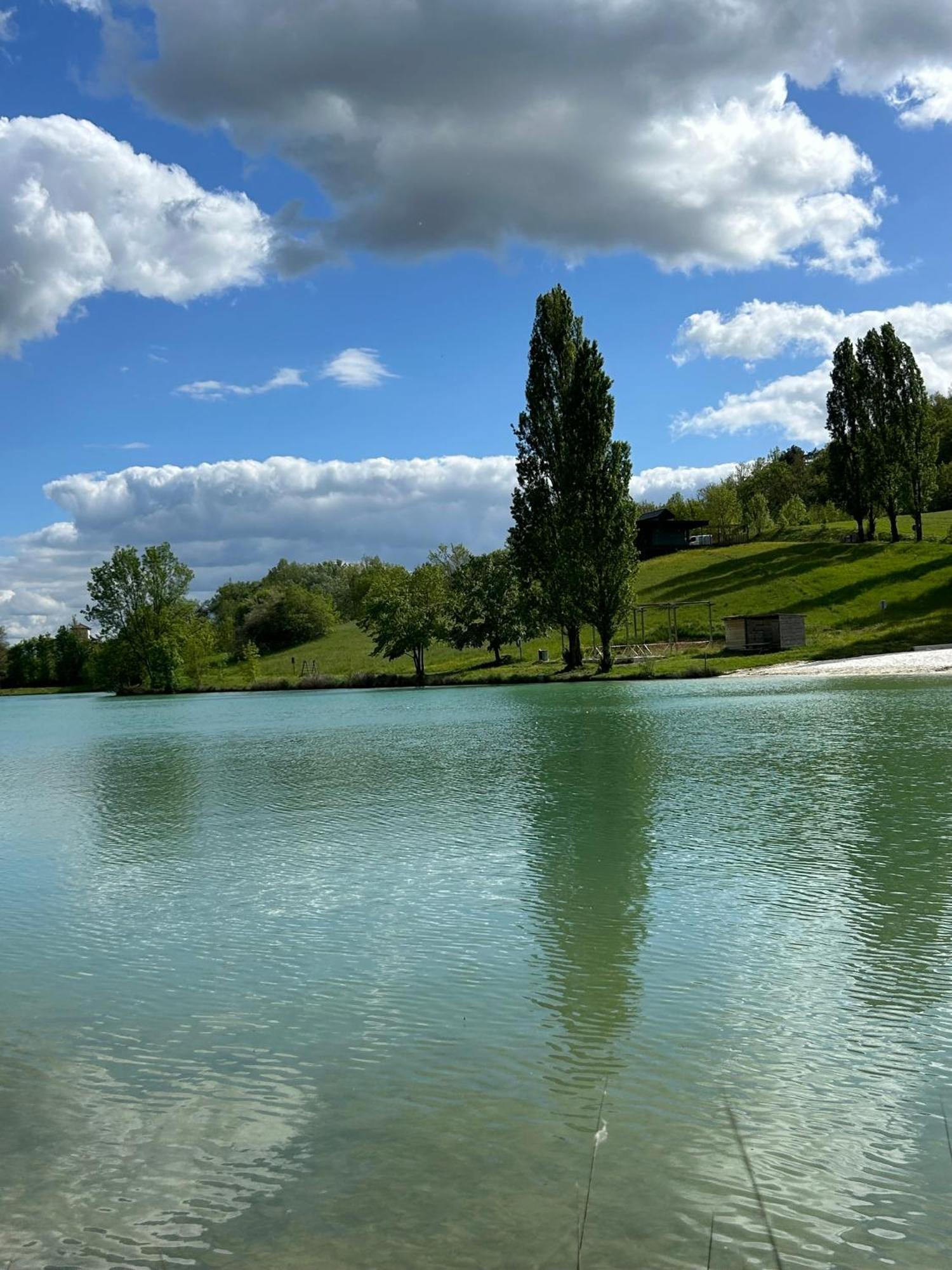 MontcuqLes Fontanelles Du Quercy Blanc别墅 外观 照片